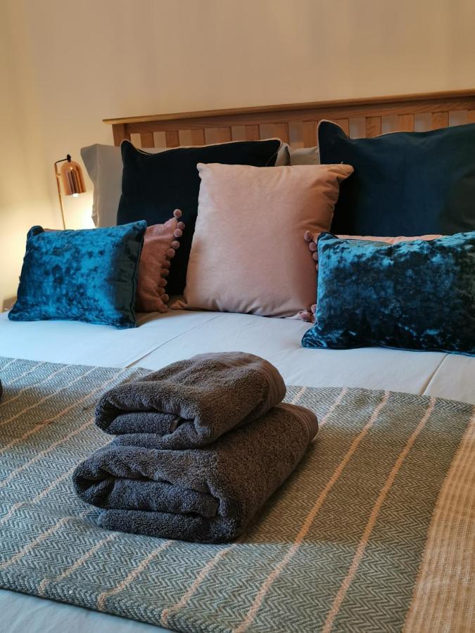 Eldon Row - Stylish Character Apartments - Central Location 1 & 2 Bed Available Dolgellau Zewnętrze zdjęcie