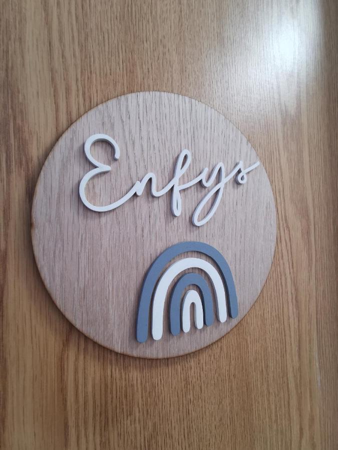 Eldon Row - Stylish Character Apartments - Central Location 1 & 2 Bed Available Dolgellau Zewnętrze zdjęcie