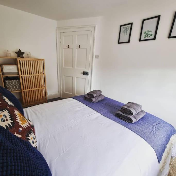 Eldon Row - Stylish Character Apartments - Central Location 1 & 2 Bed Available Dolgellau Zewnętrze zdjęcie