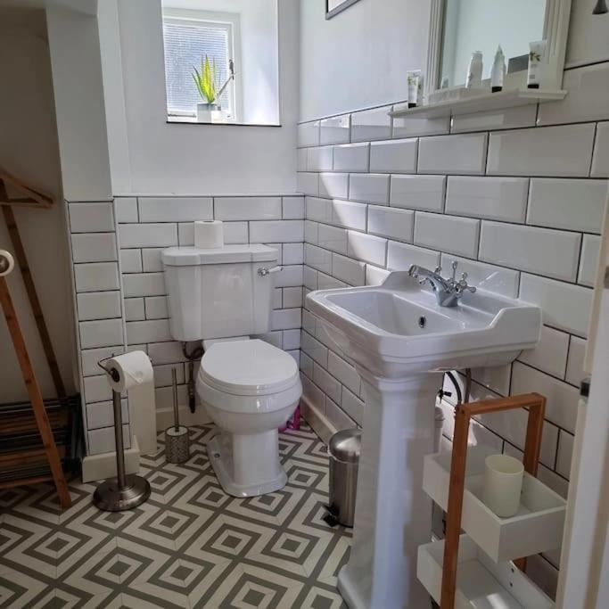 Eldon Row - Stylish Character Apartments - Central Location 1 & 2 Bed Available Dolgellau Zewnętrze zdjęcie