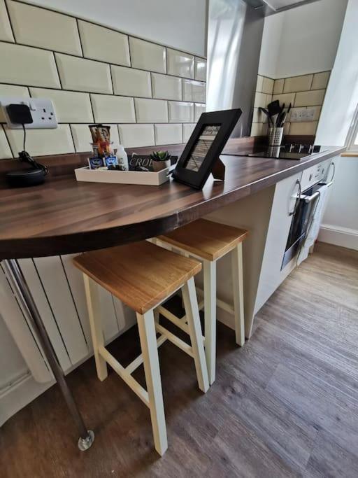 Eldon Row - Stylish Character Apartments - Central Location 1 & 2 Bed Available Dolgellau Zewnętrze zdjęcie