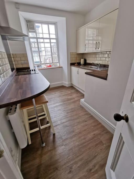 Eldon Row - Stylish Character Apartments - Central Location 1 & 2 Bed Available Dolgellau Zewnętrze zdjęcie