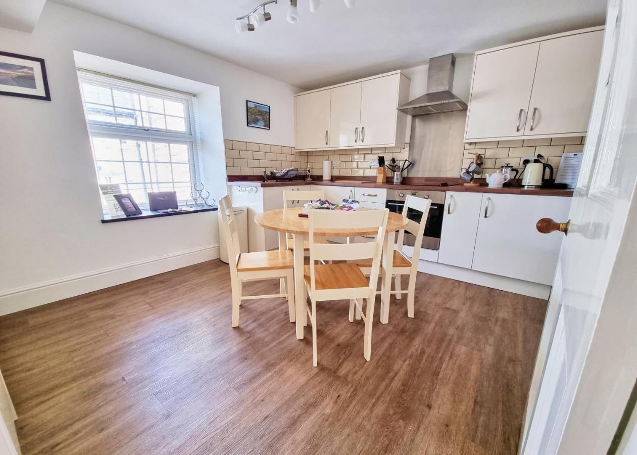 Eldon Row - Stylish Character Apartments - Central Location 1 & 2 Bed Available Dolgellau Zewnętrze zdjęcie