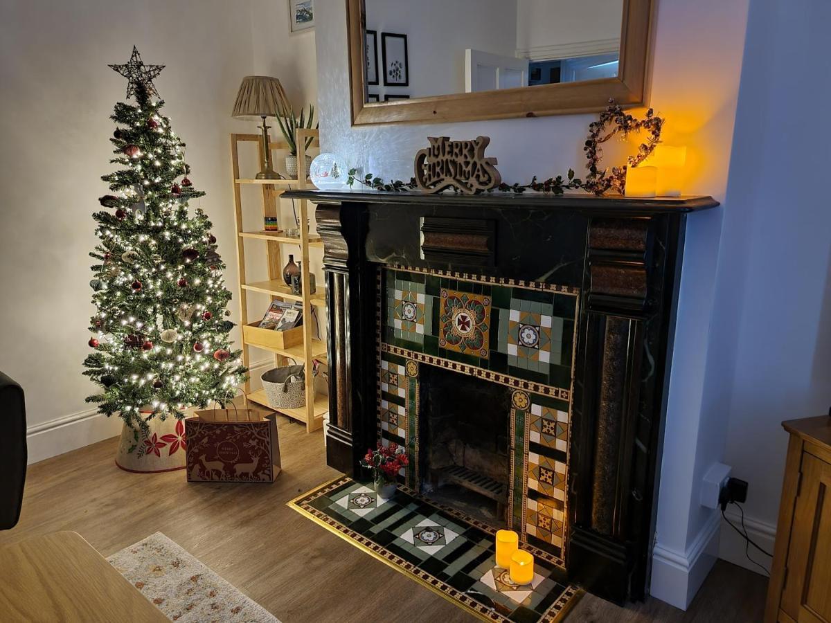 Eldon Row - Stylish Character Apartments - Central Location 1 & 2 Bed Available Dolgellau Zewnętrze zdjęcie