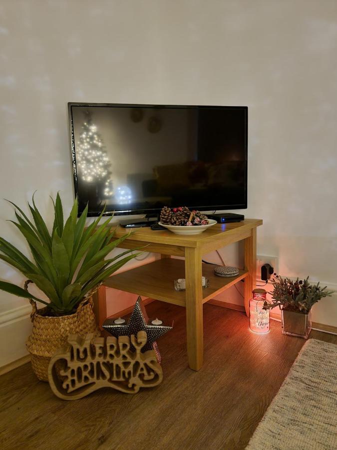 Eldon Row - Stylish Character Apartments - Central Location 1 & 2 Bed Available Dolgellau Zewnętrze zdjęcie