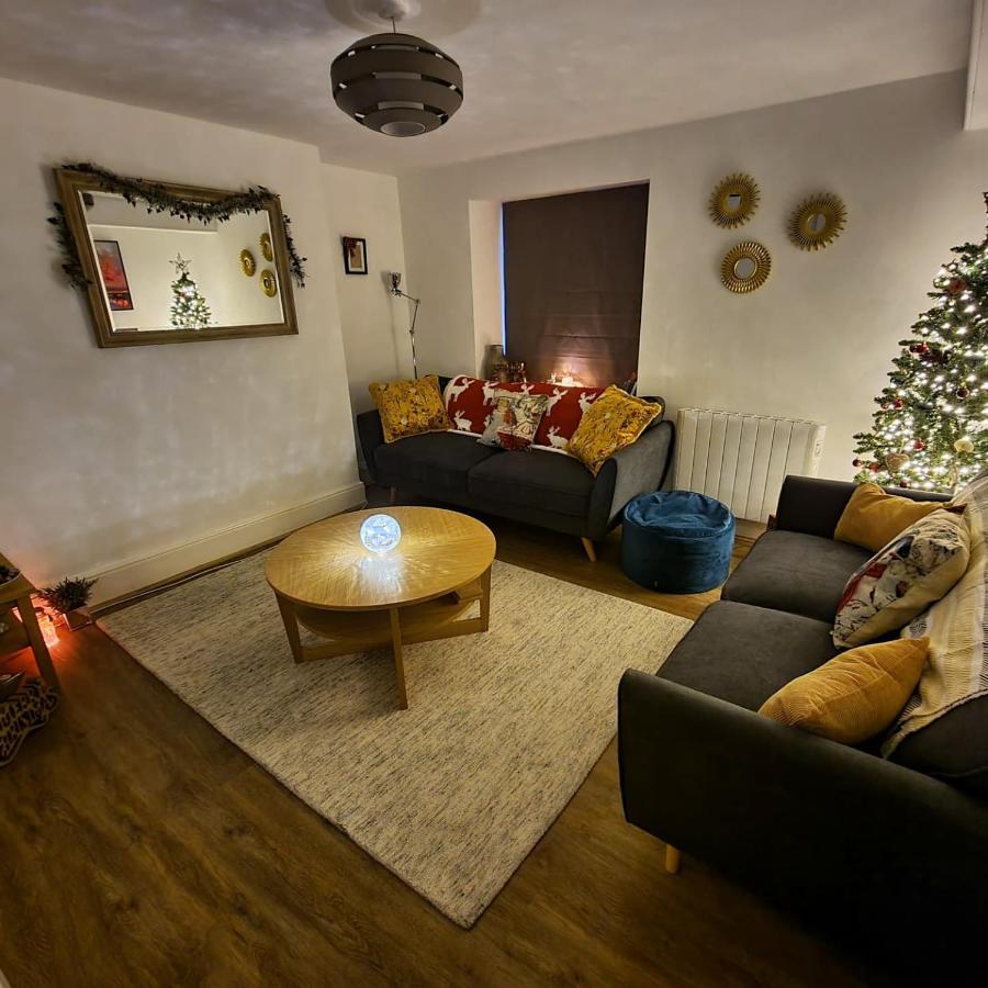 Eldon Row - Stylish Character Apartments - Central Location 1 & 2 Bed Available Dolgellau Zewnętrze zdjęcie